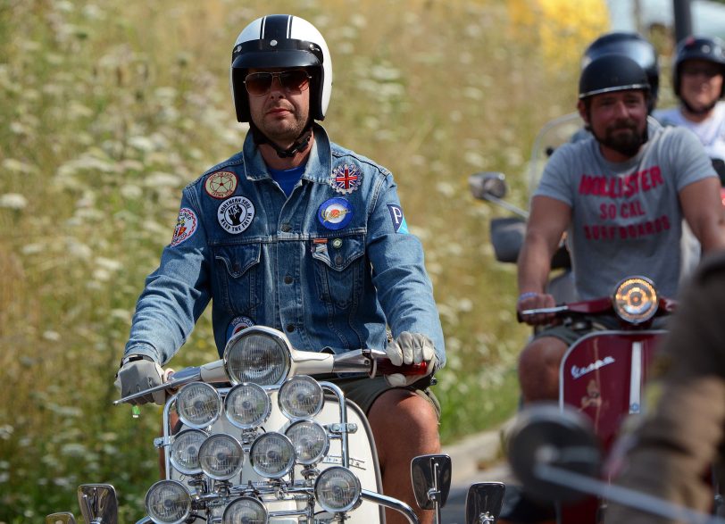 Mit der Vespa in den Sommer.