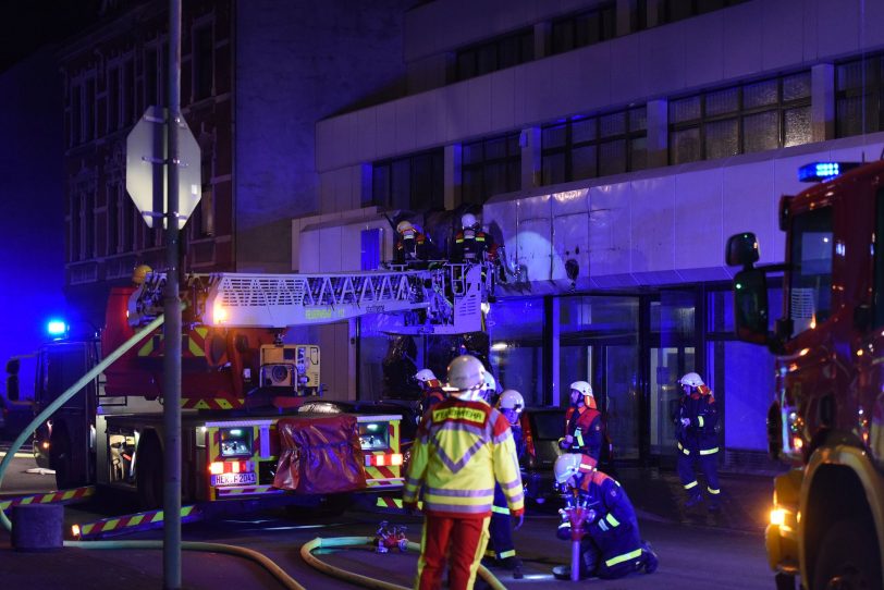 Brand in einem Gewerbeobjekt an der Gelsenkirchener Straße