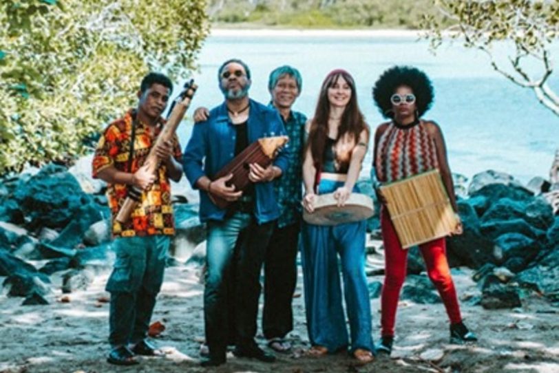 Die Gruppe 'Indian Ocean All Stars MOREKOMA' mit Kreolische Inselmusiken (Mauritius, Reunion, Komoren, Madagaskar).