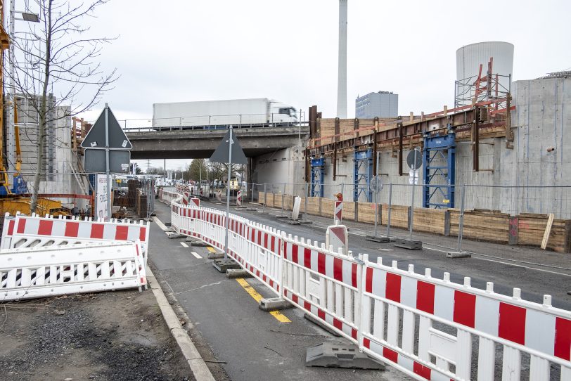 Vollsperrung für den Neubau der Brücke an der Forellstraße: Freitag-Montag, 20.-23.3.2020.