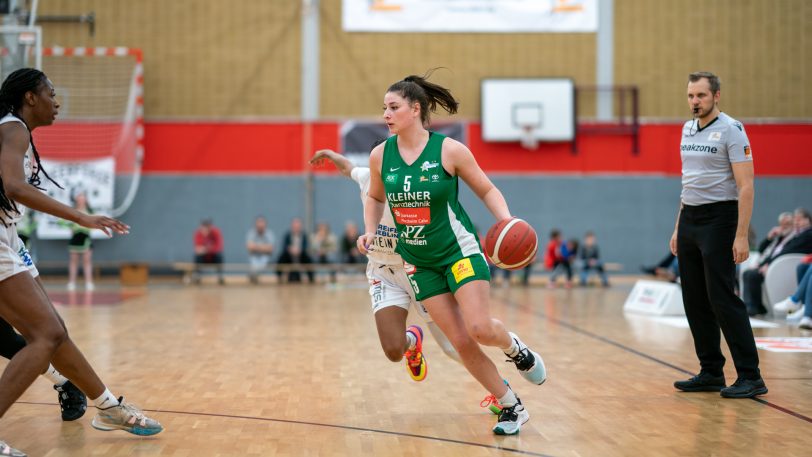 Die Basketball-Damen vom HTC gewinnen am Sonntag (6.11.2022) gegen die Rutronik Stars Keltern mit 73:71 nach Verlängerung.