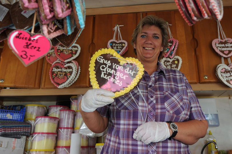 Verkauf von Lebkuchen-Herzen.