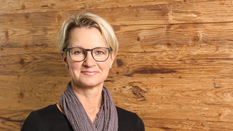 Andrea Darwiche moderiert die Veranstaltung.