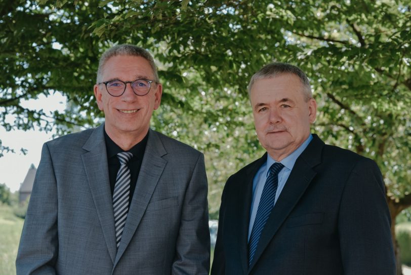 Das Sozialwerk St. Georg hat seinen Jahresbericht 2023 veröffentlicht. Die Vorstandsmitglieder Thomas Kaczmarek (l.) und Wolfgang Meyer (r.) sind auf dem Bild zu sehen.