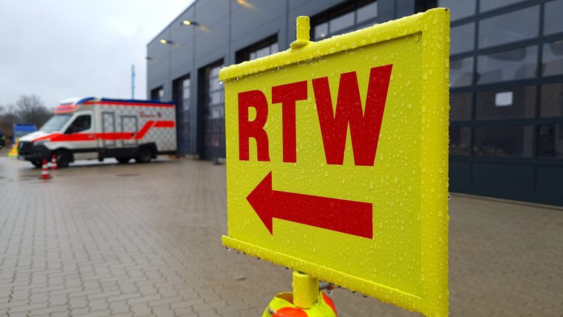 Symbolbilder Rettungswagen Krankenwagen.