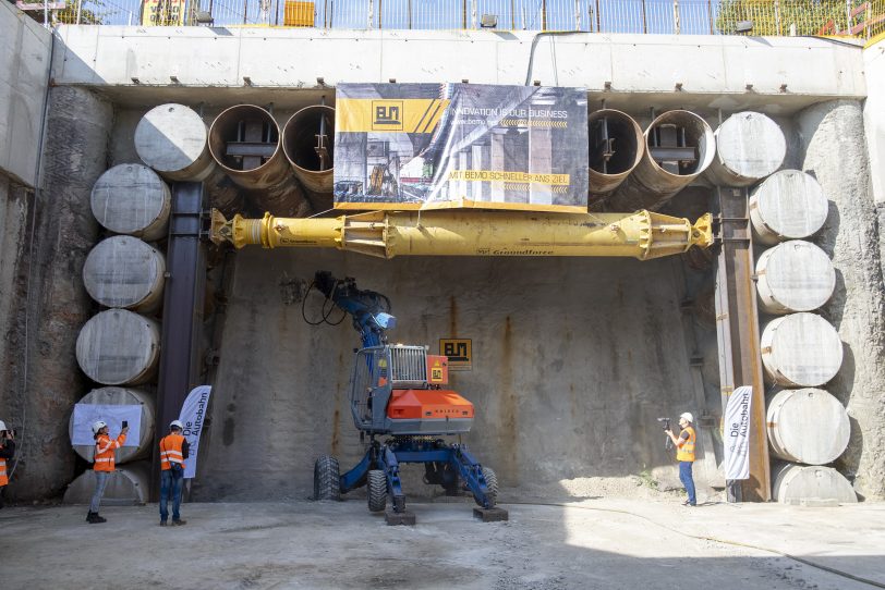 Start für den Tunnelvortrieb im Autobahnkreuz in Herne (NW), am Montag (13.09.2021). Der rund 60 Meter lange Tunnel ist Bestandteil der künftigen Abbiegespur von der A43 aus Wuppertal kommend auf die A42 in Fahrtrichtung Duisburg.