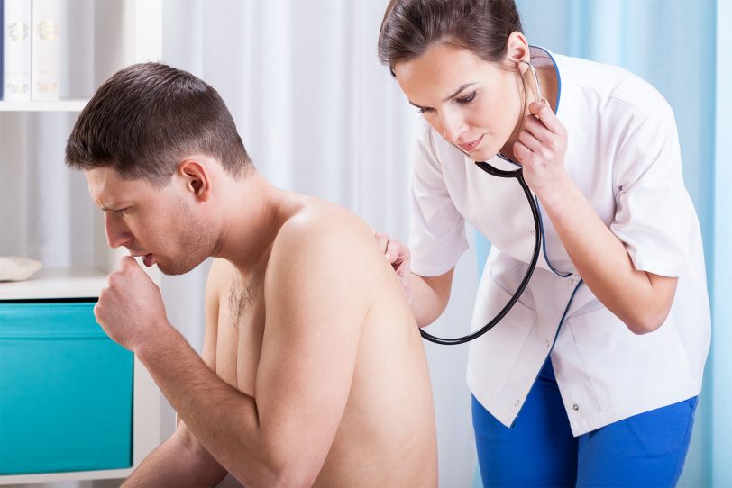 Der Krankenstand bei den rund 21.000 bei der AOK NordWest versicherten Arbeitnehmern ist im vergangenen Jahr auf 7,6 Prozent gestiegen.
