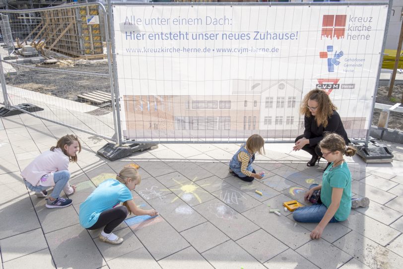 Gottesdienst mit anschließender Grundsteinlegung für den Erweiterungsbau des evangelischen Gemeindezentrums der Kreuzkirchen-Gemeinde am Europaplatz in Herne (NW), am Sonntag (15.09.2019).