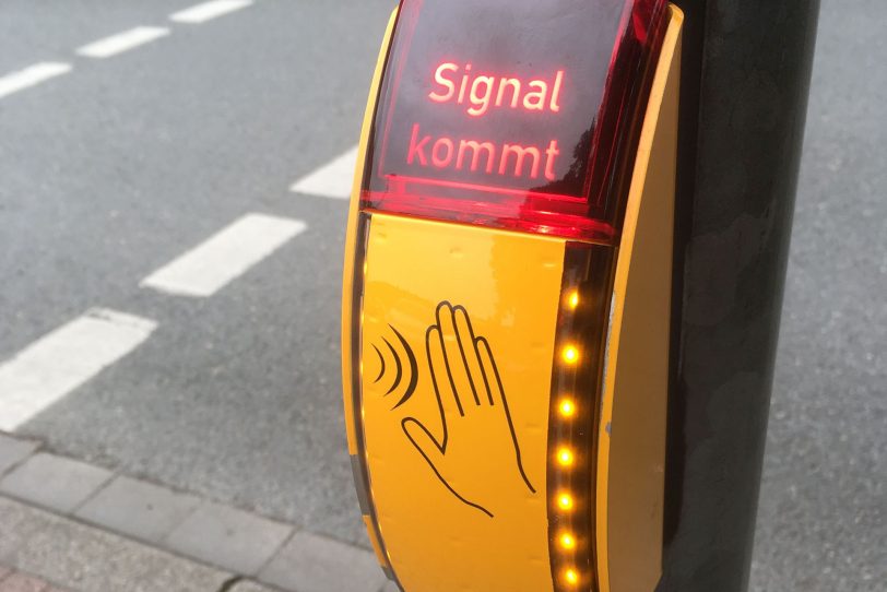 Die ersten berührungslose Taster wurde installiert.