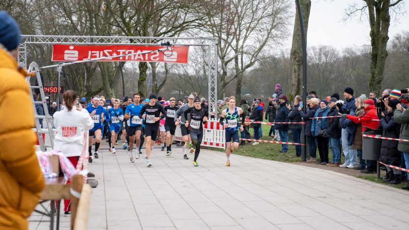 Eindrücke vom 46. Silvesterlauf im Gysenberg am Dienstag (31.12.2024). Mehrere Läufe in verschiedenen Altersklassen standen auf dem Programm.