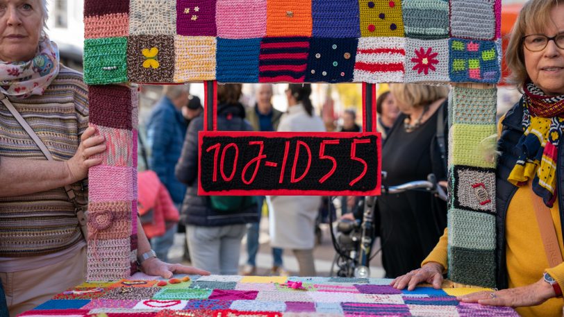 Der XXL-Stuhl ist eine Arbeit des Vereins ID55 anders alt werden.