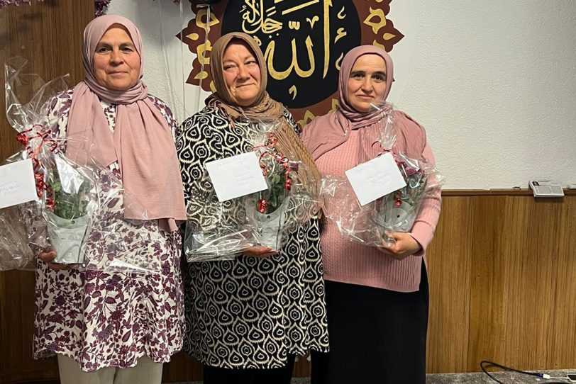 Frauen der Islamischen Gemeinde Röhlinghausen gehen im Jahr 2025 auf eine einmonatige Pilgerreise.