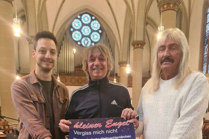 Michael Wurst (m) ist mit dem Weihnachtsmärchen „kleiner Engel“ seit 15 Jahren auf Tour.