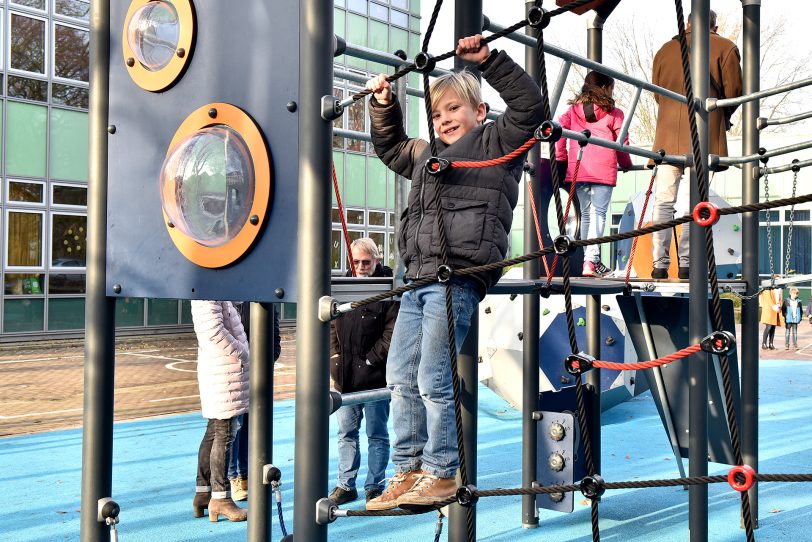 Der Schulhof der Schillerschule wurde zu einer Spielanlage für die Grundschüler umgestaltet.