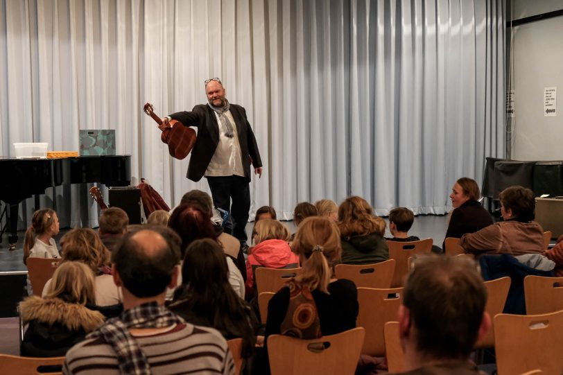 Tag der offenen Tür und Versteigerung in der Musikschule.