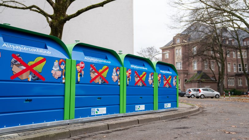 Entsorgung Herne hat unter anderem an der Bebelstraße in der Nähe vom Rathaus neue Altpapiercontainer aufgestellt.