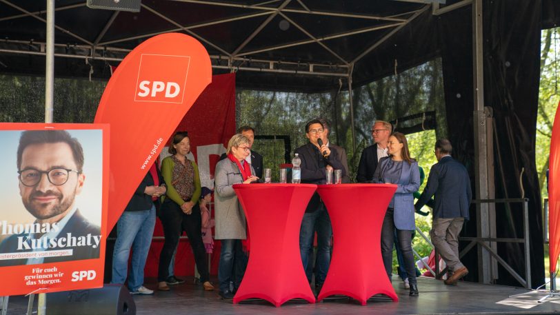 Das traditionelle SPD-Familienfest im Herner Schlosspark fand am Sonntag (8.5.2022) nach zweijähriger Pause wieder statt. Der Ehrengast der SPD: Carina Gödecke, SPD-Vizepräsidentin des NRW-Landtages.