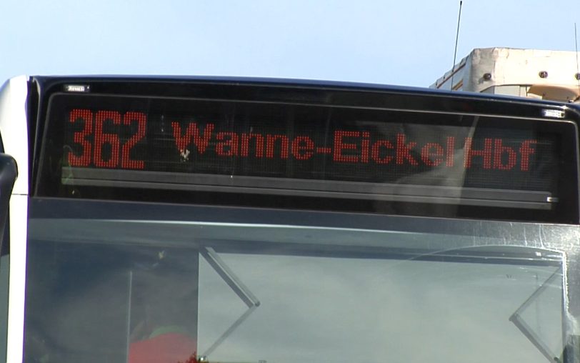 Linienbus musste Vollbremsung machen.