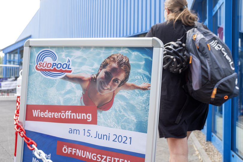 Der Südpool hat wieder geöffnet, nun kann man wieder ins Freibad.