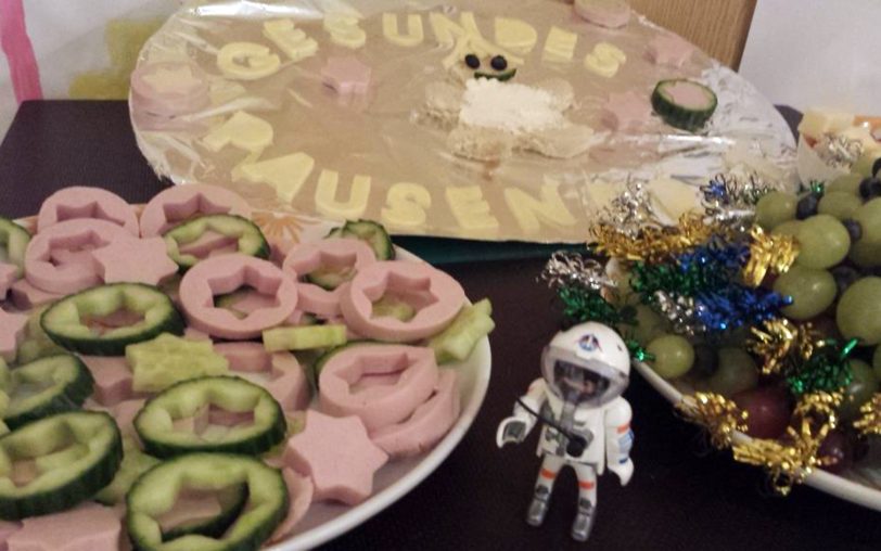 Buffet mit Astronaut.