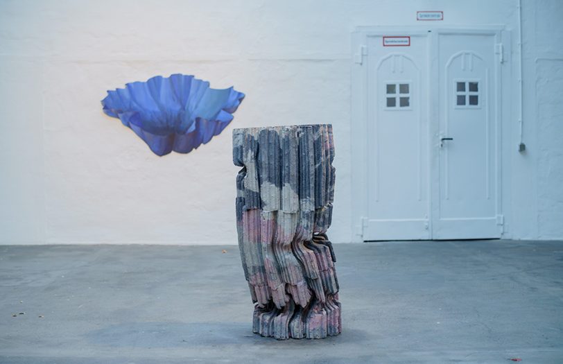 Die Ausstellung 'Form und Fassung' wird gezeigt.
