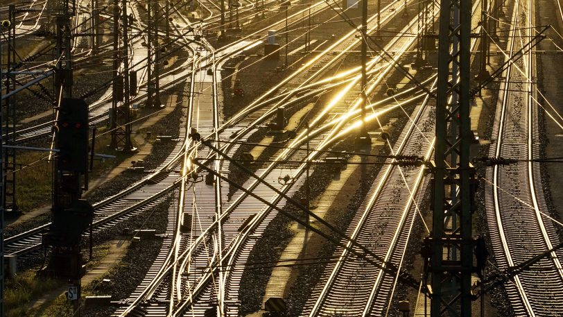 Neubau oder grundlegende Sanierung von sieben Regionalverkehrsstrecken erforderlcih.