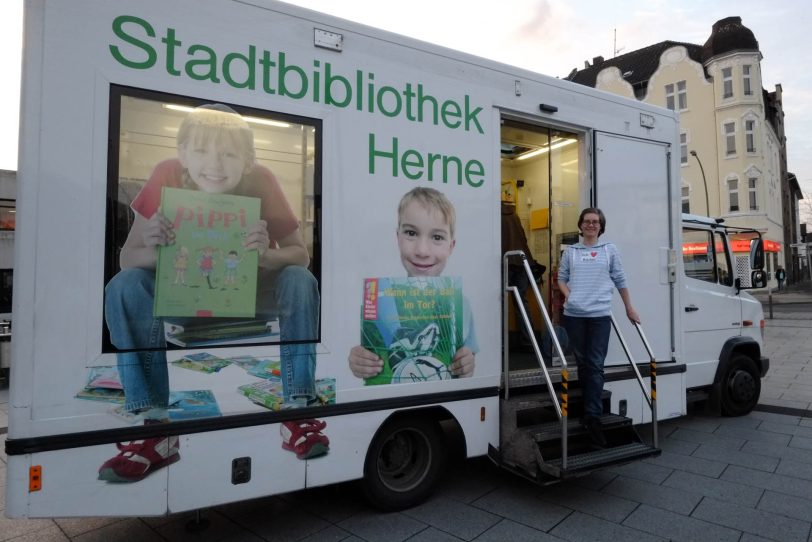 Fahrbarer Bücherbus..