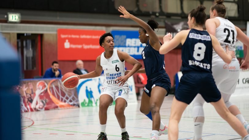 Die Basketballerinnen vom Herner TC gewinnen am Mittwoch (2.3.2022) mit 85:69 gegen die Capitol Bascats Düsseldorf. Am Ball Tayler Mingo