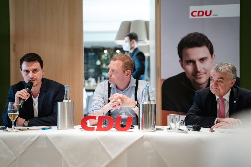 CDU-Landtagskandidat Markus Mähler, Timon Radicke und NRW-Innenminister Herbert Reul.