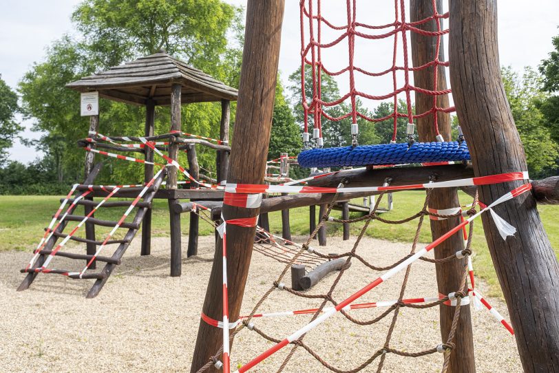 Wiedereröffnung des Frei-und Hallenbads Südpool in Herne (NW), am Dienstag (15.06.2021). Das Bad war infolge der Corona-Pandemie seit November des letzten Jahres geschlossen. Der Spielplatz ist wegen einer TÜV-Prüfung noch geschlossen.