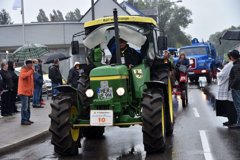 Cranger Kirmes Oldtimer-Parade.