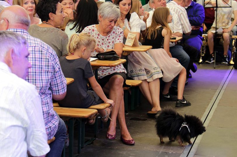 Schausteller-Gottesdienst im Bayernzelt.