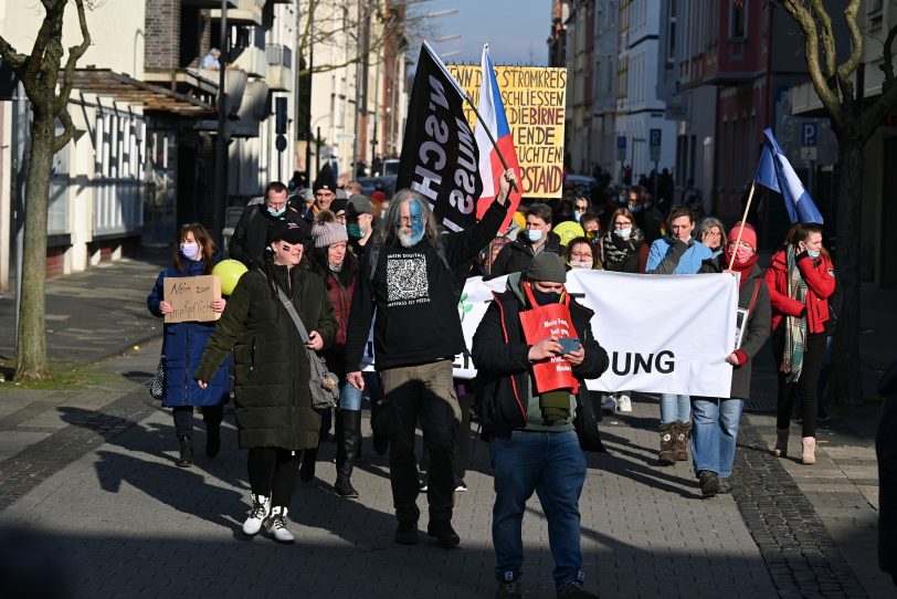 Großdemonstration der Impfgegner in der Wanner Innenstadt.