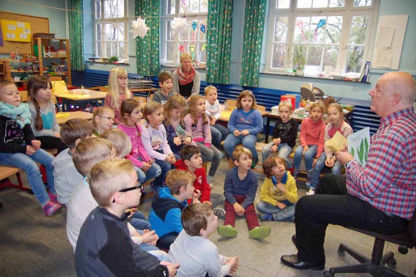 Thomas Nückel in der Grundschule an der Vellwigstraße.