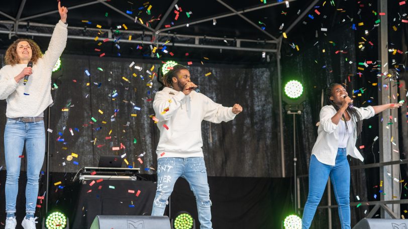 Die Ostershow vom Gospelprojekt Ruhr im Autokino