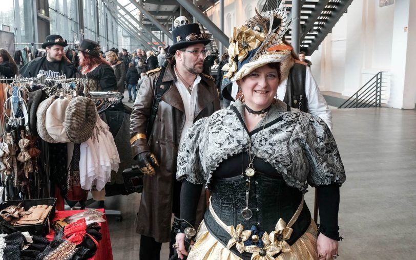 Steampunker in der Jahrhunderthalle.