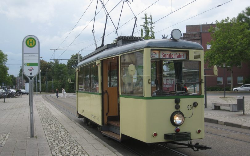 Der historische Triebwagen 96 der VhAG Bogestra.