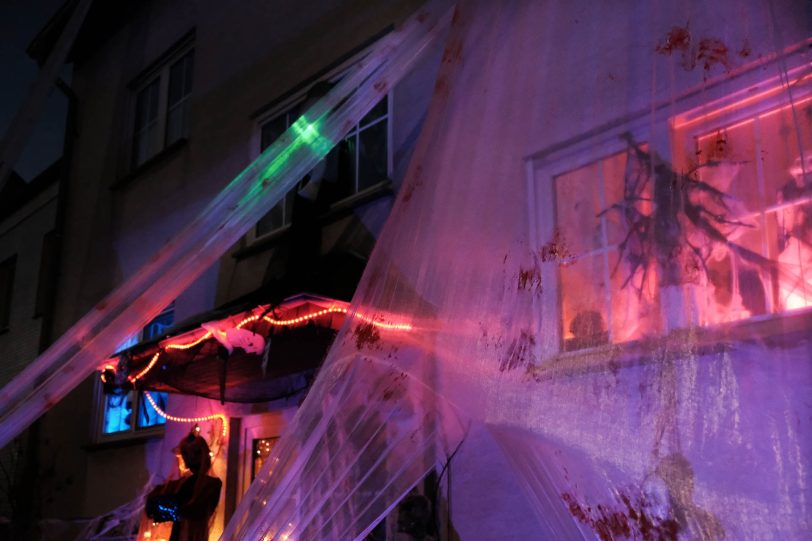 Halloween-Häuser in den Straßen von Herne.