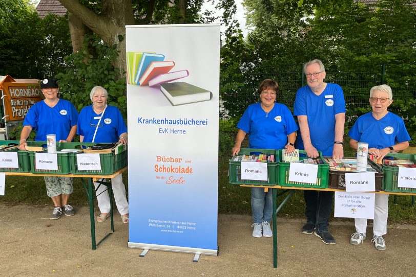 EvK-Krankenhausbücherei war mit einem Büchermarkt bei der Black-Barons-Veranstaltung vertreten.