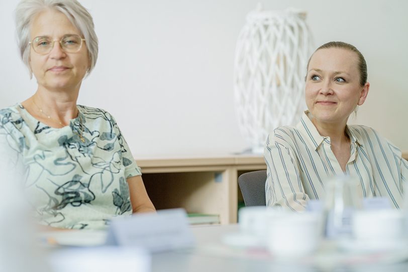 Kooperieren zusammen: Regina Osladil (Kommunales Integrationszentrum) und Ellen Radtke, Leiterin Schulberatungsstelle Stadt Herne.