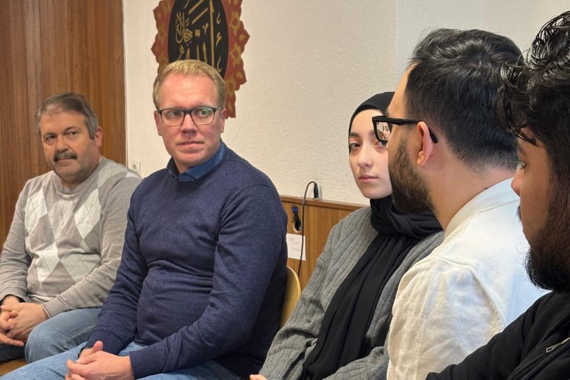 Let‘s talk! - Gespräch mit Hendrik Bollmann zur Bundestagswahl 2025 in der Islamischen Gemeinde.