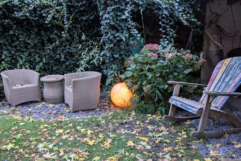 Herbstliche Gartenecke.