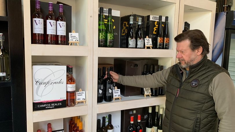 Eine große Auswahl regionaler Weine hat Torsten Kern ebenfalls im Angebot.