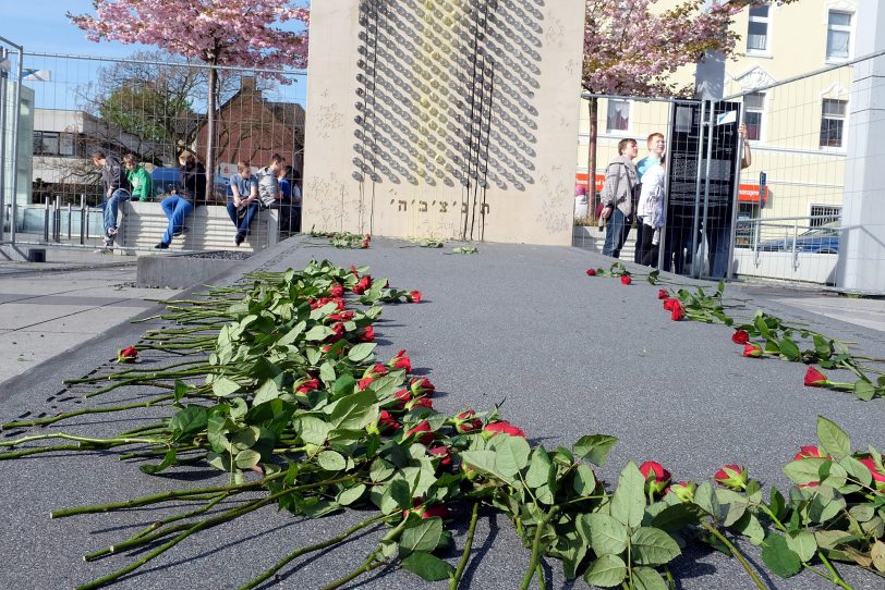 Gedenkminute am Shoah-Mahnmal.