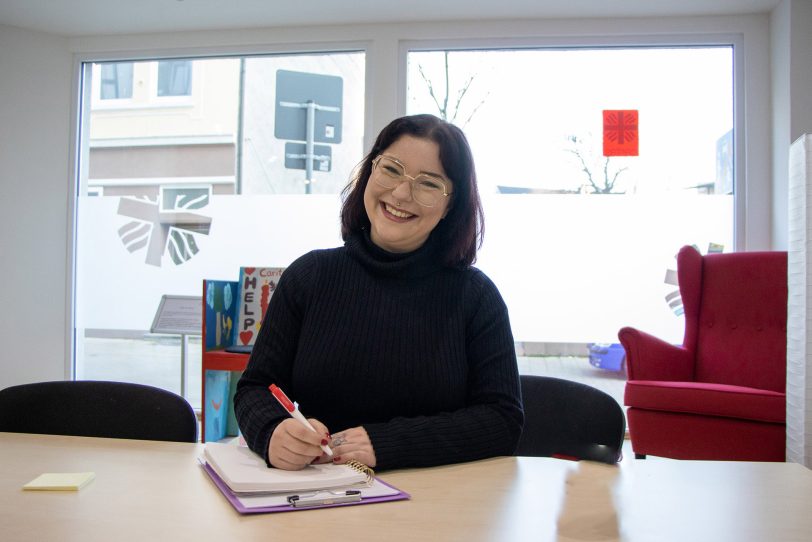 Ansprechpartnerin in der neuen „Beratungsstelle Arbeit“ ist Sarah Peters, Sozialarbeiterin beim Herner Caritasverband.