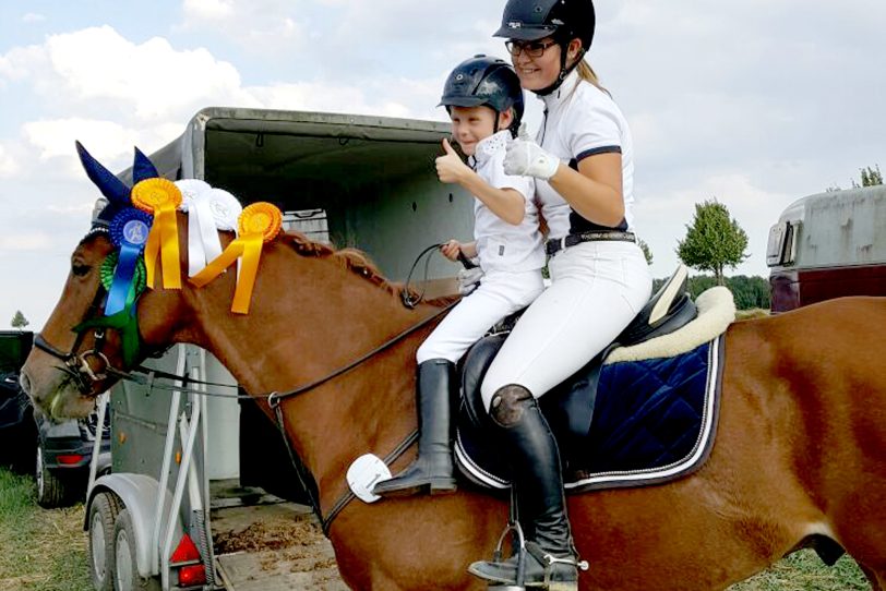 Katharina Borg und Pia Cebulla auf Benny. (Archivbild)