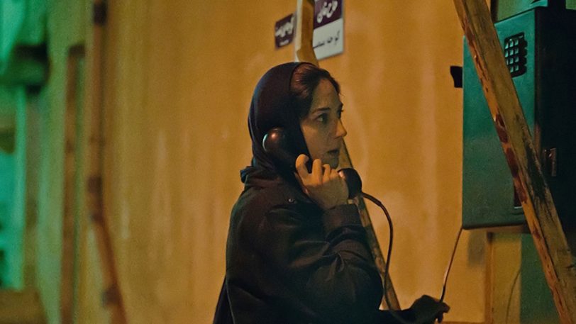 Die Journalistin Rahimi (Zar Amir Ebrahimi) ermittelt im Fall des „Spinnenmörders“ in der Heiligen Stadt Maschhad.