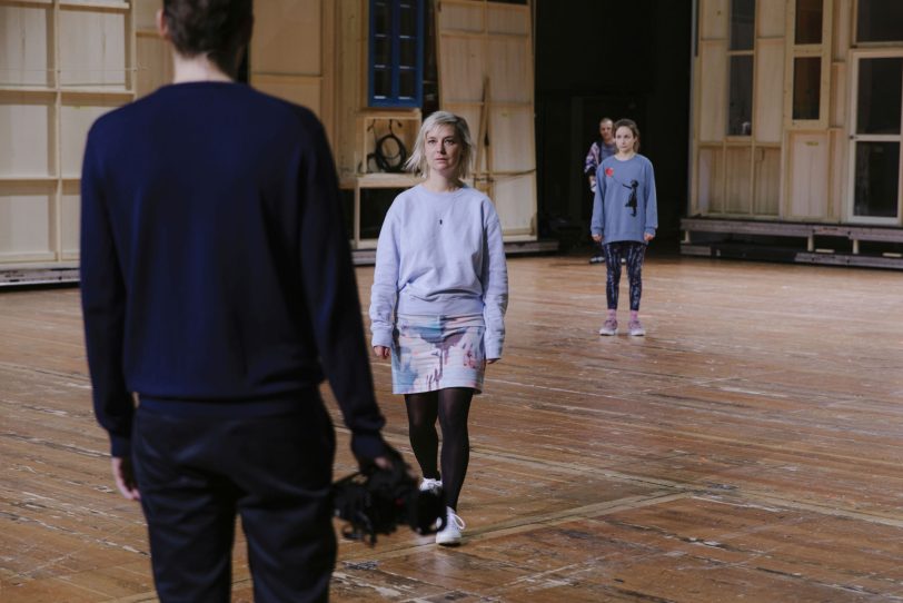 Maja Beckmann spielt in der „besten Aufführung im deutschsprachigen Raum“ mit und gastiert in „Einfach das Ende der Welt“ demnächst in Bochum.