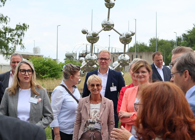 Nachhaltige Industrie im Ruhrgebiet fördern: SPD-Funktionären besuchten am Montag (16.6.2025) den Herner Standort von Evonik.