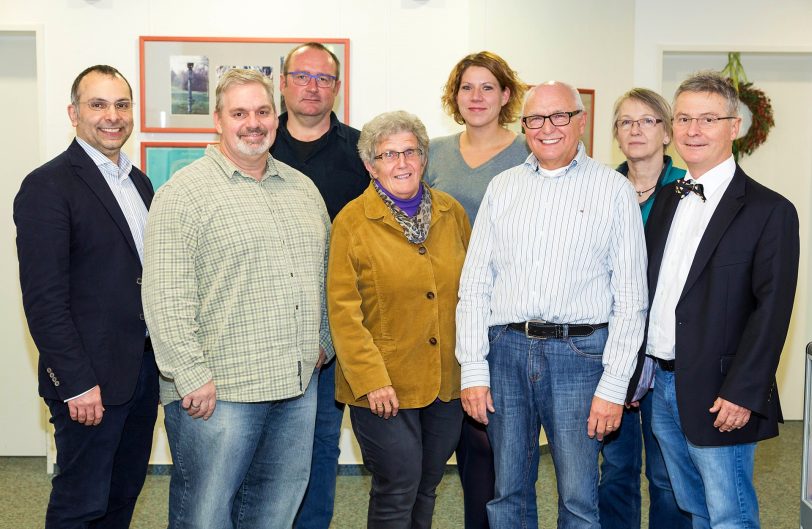 Die Gründungsmitglieder der Selbsthilfegruppe „Der Bauch“: (v.l.) Dr. Nurettin Albayrak, Uwe Damek, Dirk Stahl, Magdalene Sonnenschein, Dr. Katrin Linthorst, Werner Schroer, Beate Kuhl und Dr. Werner Hoffmann.